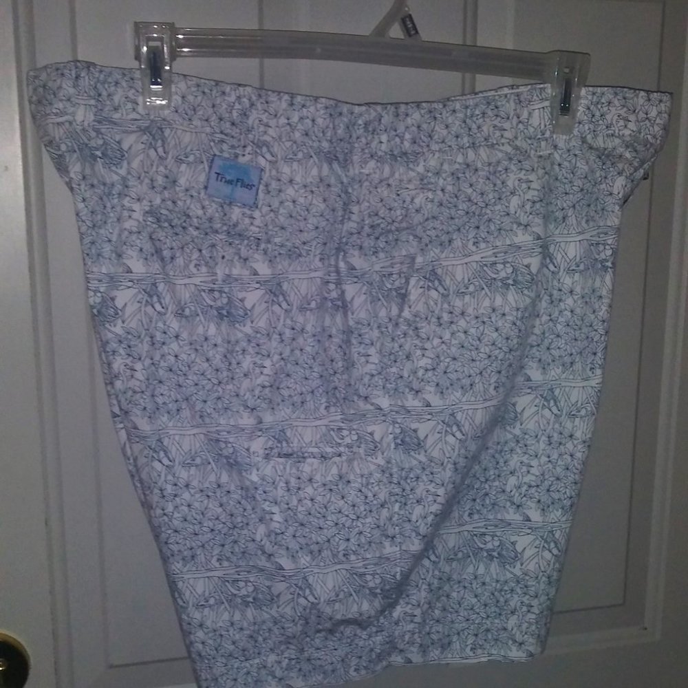 True Flies Blue and White Fish Print Shorts - Men's Size 42